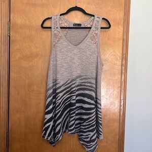 Vocal XL zebra tank with adorable lace shoulders.